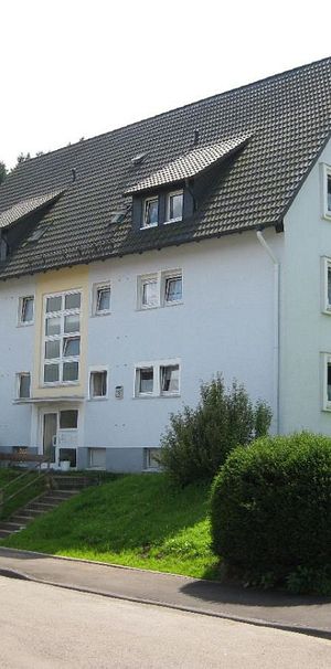 DREI-ZIMMER-DACHGESCHOSSWOHNUNG 64 QM IN GEVELNDORF - Foto 1