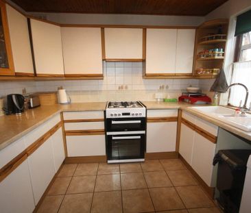 3 bedroom semi-detached house to rent - Photo 5