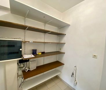 Instapklaar 2-slaapkamer appartement met garage te Roeselare! - Photo 1