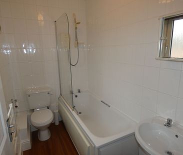 2 bed Apartment - To Let - Photo 5