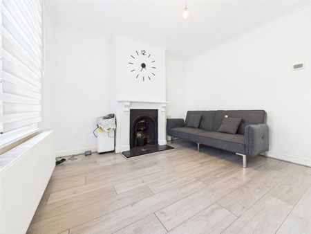 Holly Road, Hounslow, TW3 - Photo 2