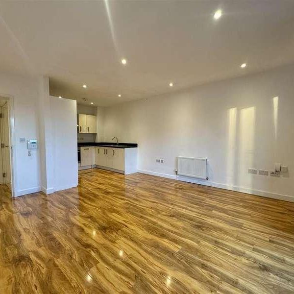 Imperial Drive, Harrow, HA2 - Photo 1