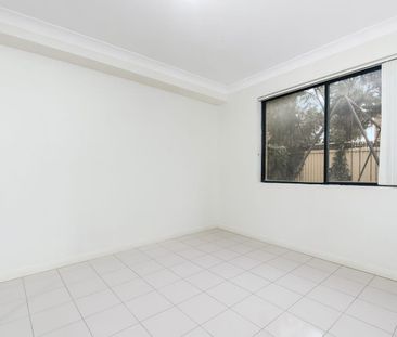 Beautiful Two Bedroom Unit in Granville - Photo 5