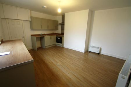 3 bed terraced house to rent in St. Johns Place, Halifax - Photo 5