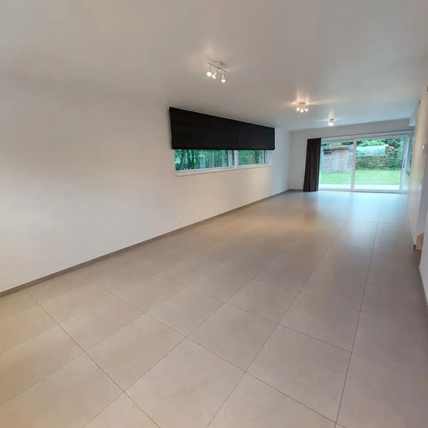 Lichtrijke nieuwbouwwoning met grote tuin in Opwijk! - Photo 1