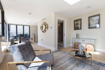 Bell Yard, Holborn, London - Photo 3