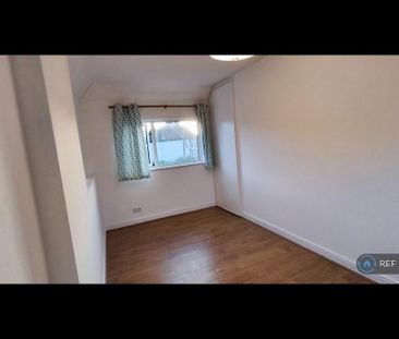 2 bedroom end of terrace house to rent - Photo 3
