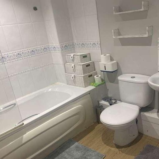 Ashley Cross, BH14 - Photo 1