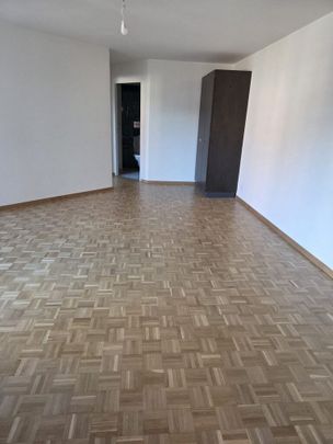 Situé au centre-ville de Payerne - Photo 1