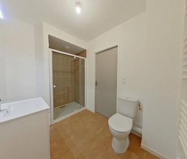 Location Appartement 2 pièces 43m² POITIERS 86000 - Photo 2