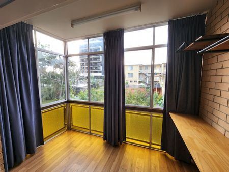 Perfectly Positioned And Presented - Photo 3