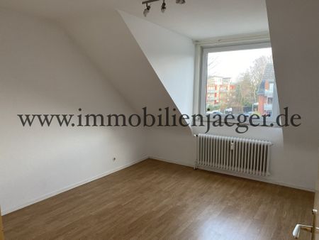 Glashütte - gepflegte Wohnanlage - großzügige Dachwohnung mit Küche, Holzparkett, Wannenbad, 3.OG - Photo 3