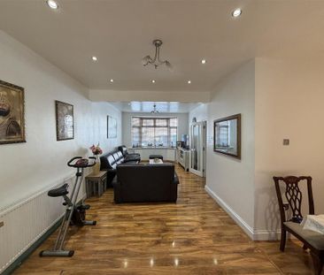 4 bedroom terraced house to rent - Photo 1