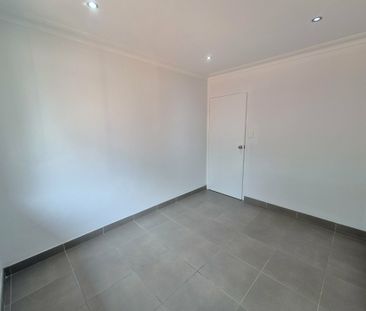 2-Bedroom Apartment with Parking - Photo 3