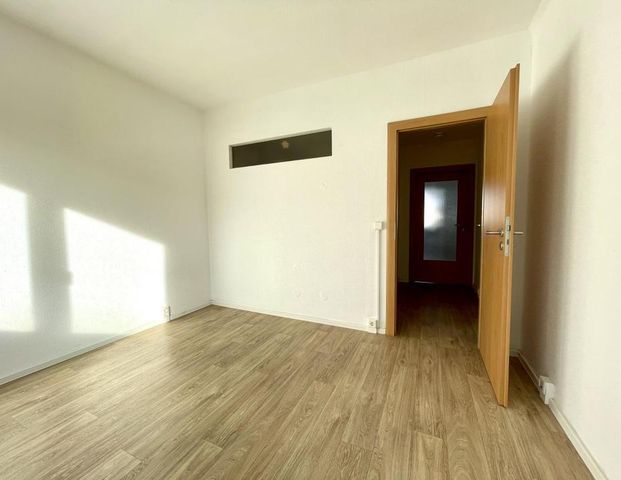 Markeneinbauküche, modernes Oberlichtbad und großzügige Loggia inkl.! - Photo 1