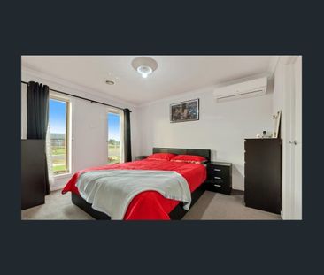 Beautiful Family Home in the Heart of Tarneit - Photo 2