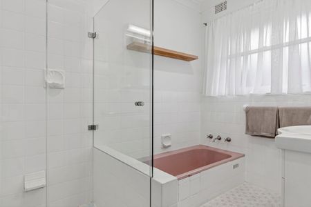 Stylishly Renovated Family Home in Prime Location - Photo 5