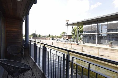 2 bedroom terraced house to rent - Photo 2