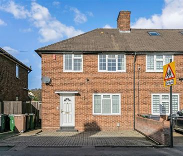 3 bedroom semi-detached house to rent - Photo 2