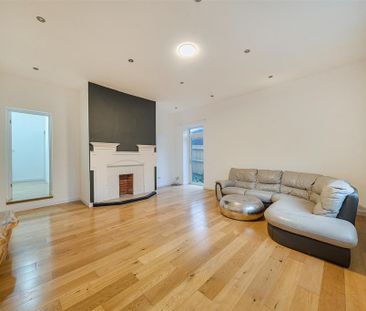 3 bedroom maisonette to rent - Photo 4