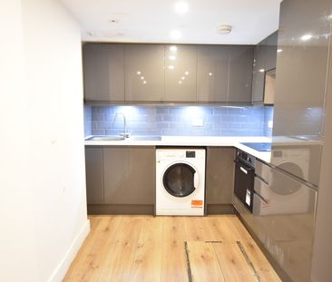 Finchley Road, NW3, London - Photo 2