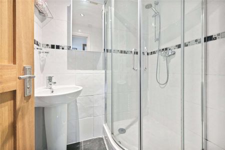 Bright and spacious two bedroom apartment. - Photo 4