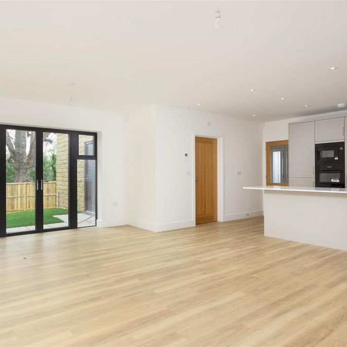 4 bedroom detached house to rent - Photo 1