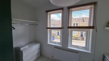 4 bedroom terraced house to rent - Photo 5