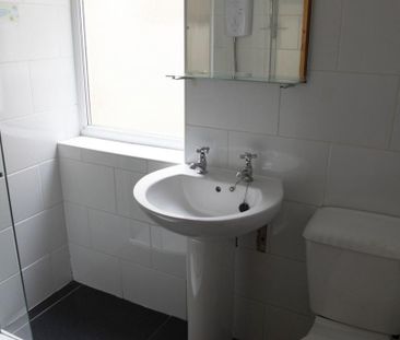 4 bedroom terraced house to rent - Photo 3