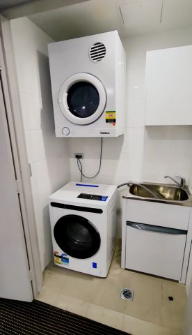 2 bed 2 bath - Photo 4