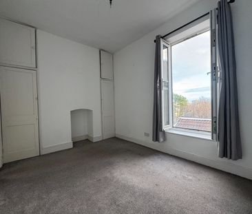 2 Bed Terraced House, Kingsdown Parade, BS6 - Photo 4