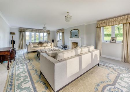 4 bedroom detached house to rent - Photo 3