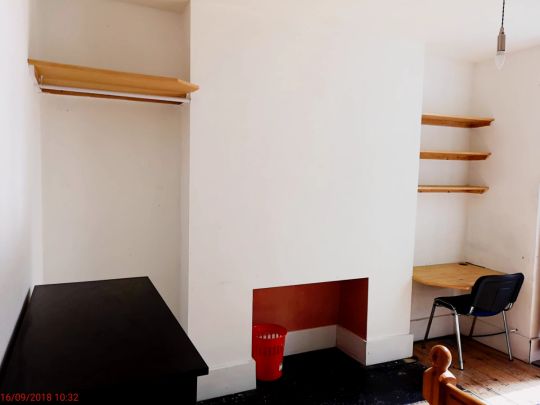 Bedroom 1 - Photo 1