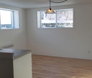 BEAU 5 1/2 À LOUER AU 1280 RENÉ LÉVESQUE OUEST - Photo 3