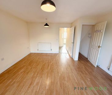 3 bedroom semi-detached house to rent - Photo 3