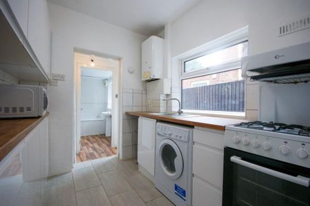 4 bedroom terraced house to rent - Photo 4