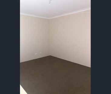 428 B Hamilton Road, Lake Coogee, WA 6166 - Photo 1