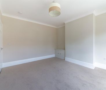 3 bed flat to rent in Shaftesbury Grove, Newcastle Upon Tyne, NE6 - Photo 1