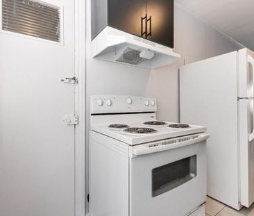 Open concept 2-bedroom by the water in Lachine - Photo 4