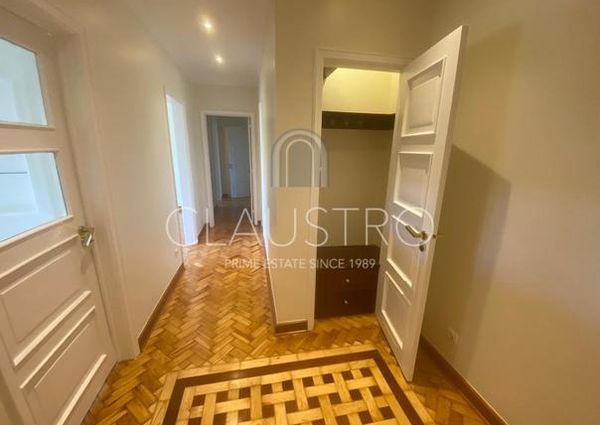 Apartamento T3+1 em Lisboa
