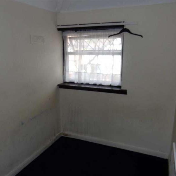 Harvey Road, Uxbridge, UB10 - Photo 1