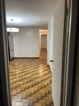 For Lease - 6 Romanway Crescent, Toronto, Ontario - Photo 1