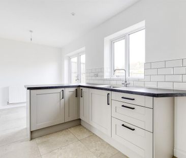3 bedroom terraced house to rent - Photo 3