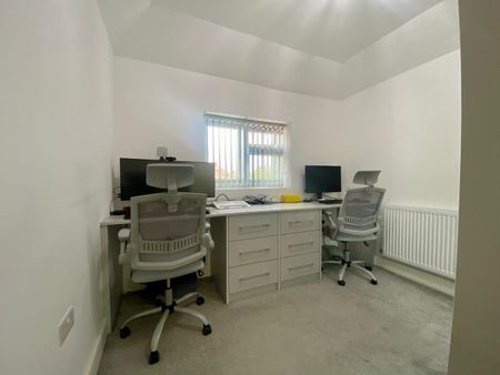 5 Bed Semi-Detached House, Fairmead Road, CR0 - Photo 3