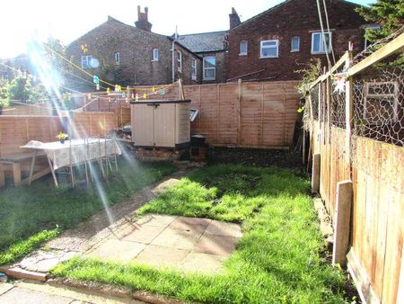 Masons Avenue, Harrow Wealdstone, Middlesex, HA3 - Photo 2