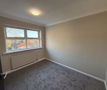 3 bed Semi-Detached - To Let - Photo 2