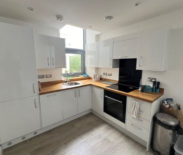 Edinburgh Gate - Photo 5