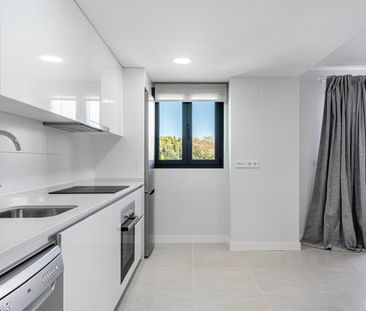 Middle Floor Apartment in Estepona - Photo 1