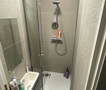 Room in a Shared Flat, Spacious Double Room In Tooting, SW17 - Photo 5