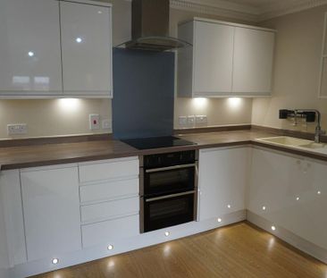 2 bedroom flat to rent - Photo 2